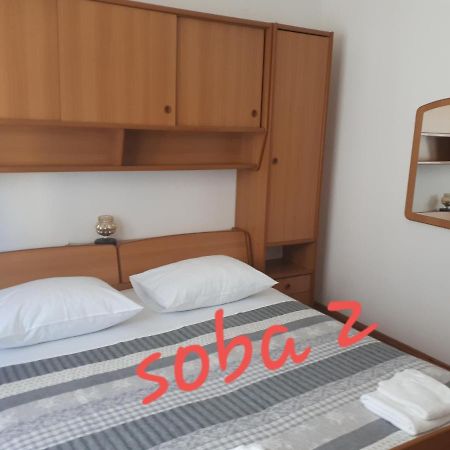 Apartman Emilio Baška Voda Eksteriør bilde