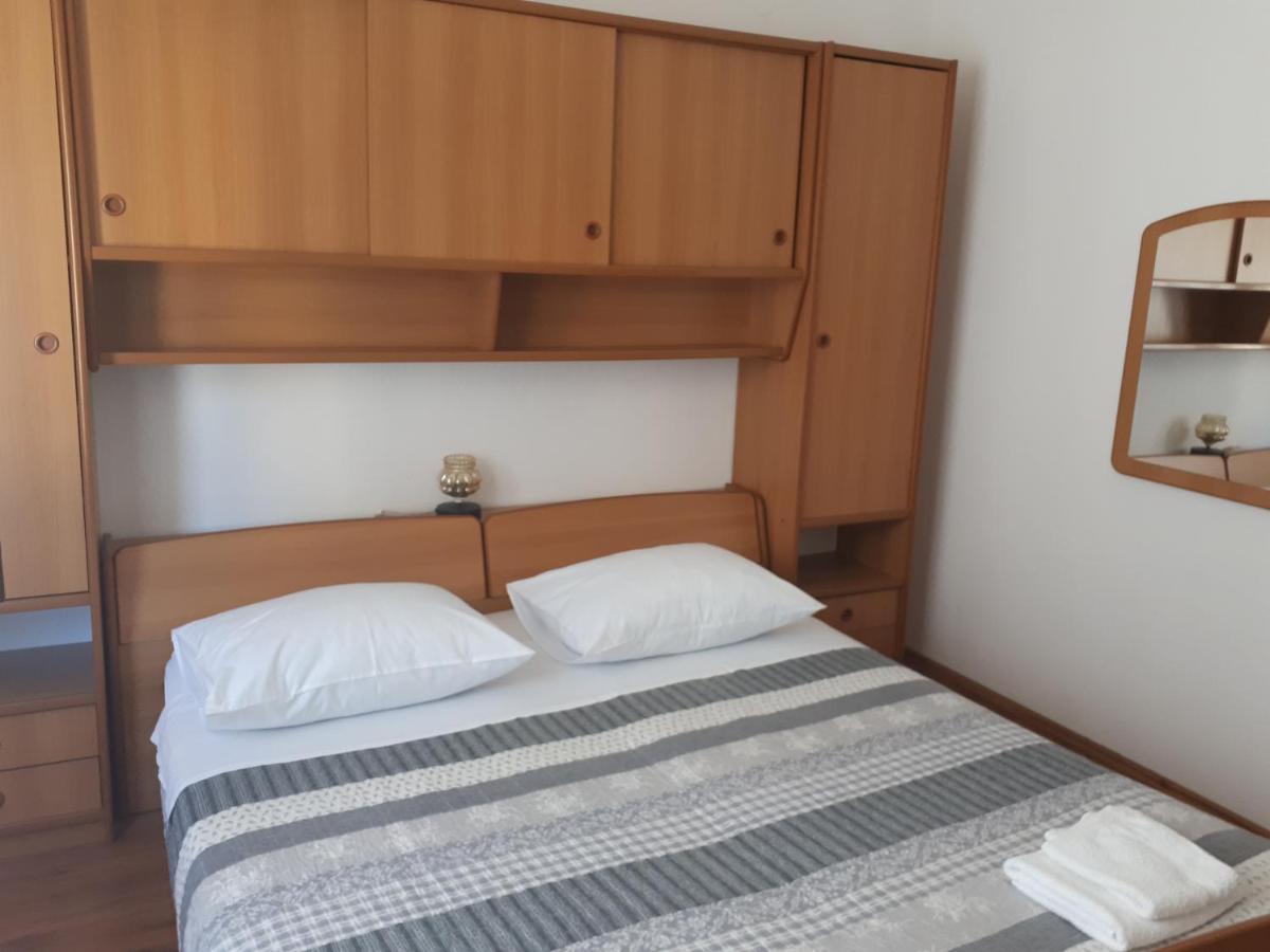 Apartman Emilio Baška Voda Eksteriør bilde