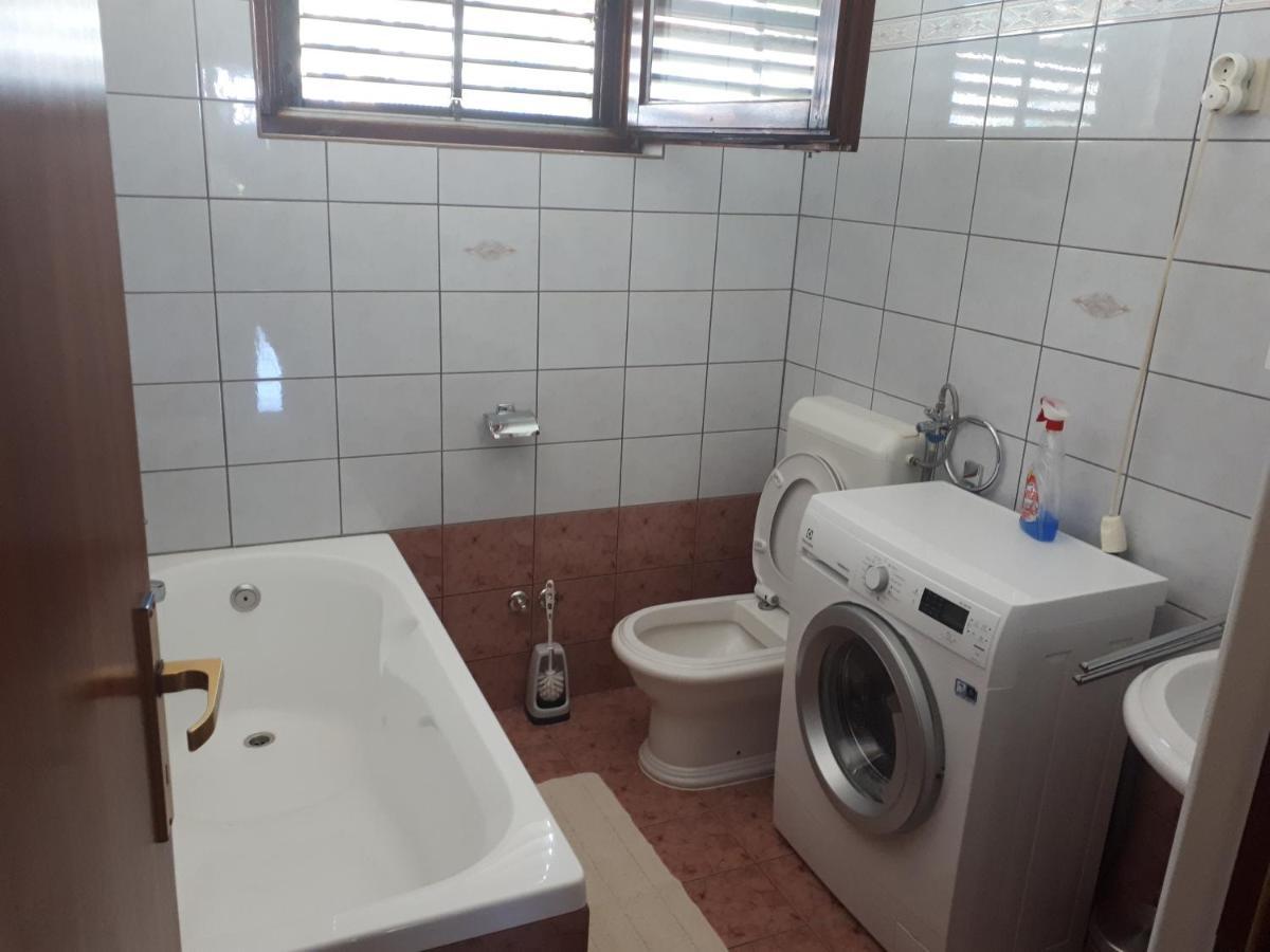 Apartman Emilio Baška Voda Eksteriør bilde