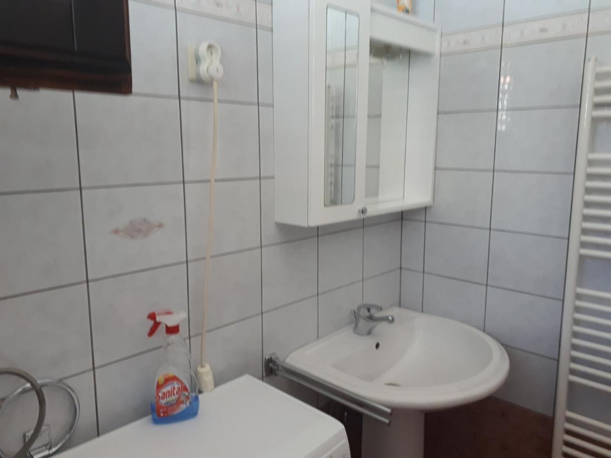 Apartman Emilio Baška Voda Eksteriør bilde