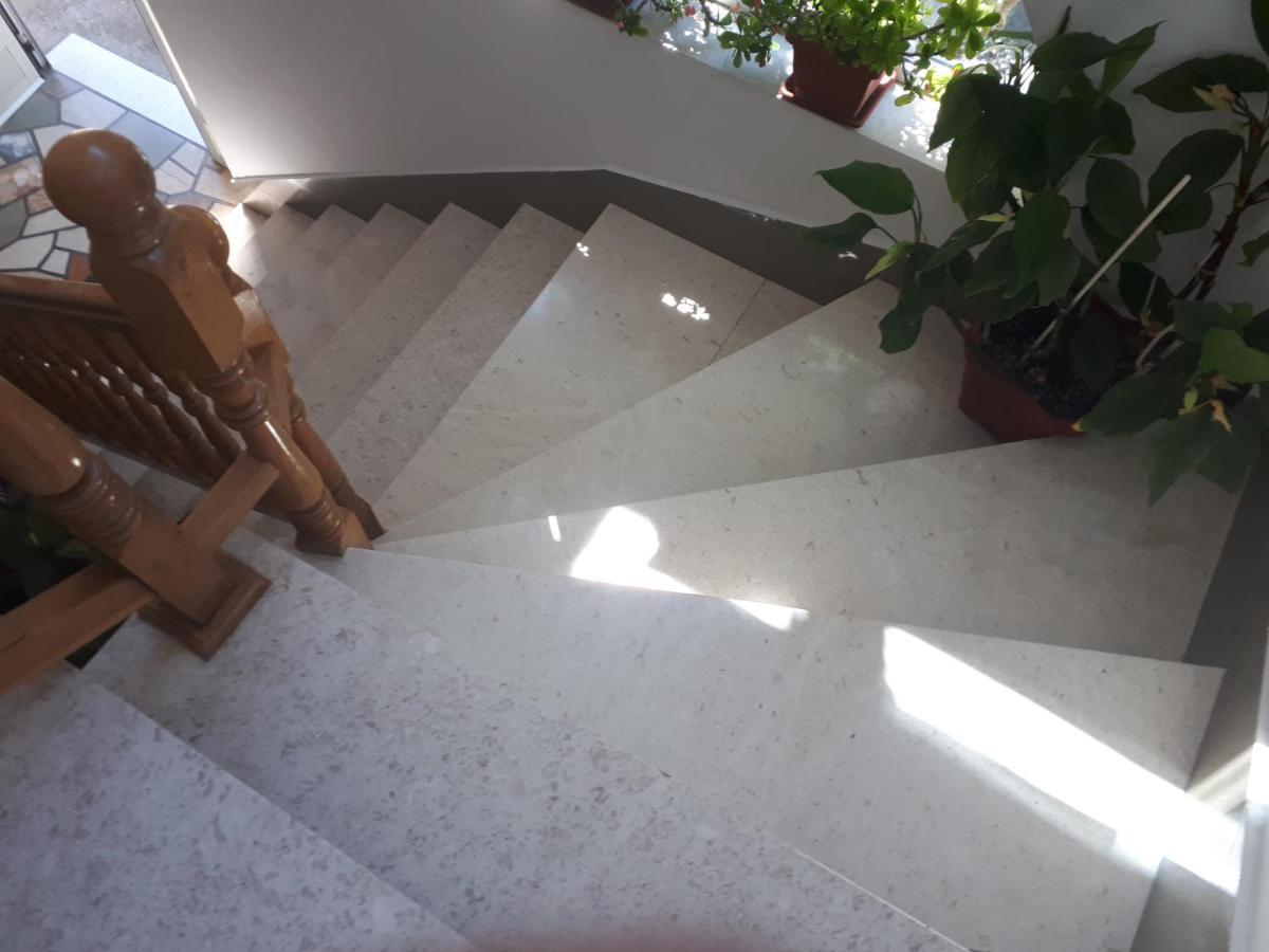 Apartman Emilio Baška Voda Eksteriør bilde