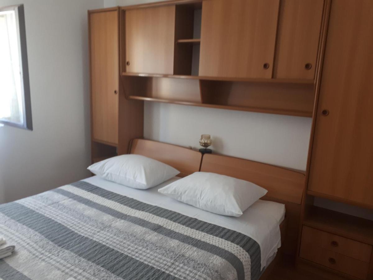 Apartman Emilio Baška Voda Eksteriør bilde